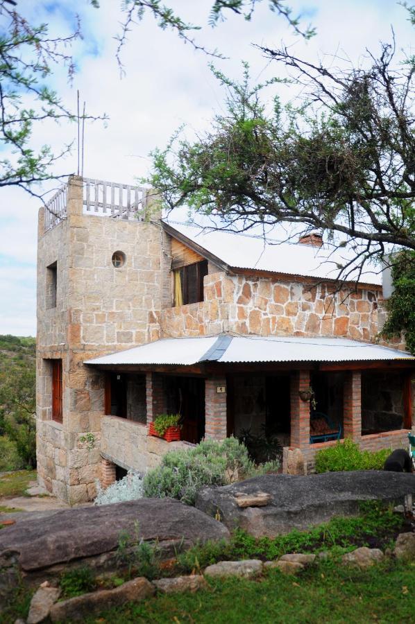 La Toma Complejo De Montana - Cabanas Y Habitaciones En Hosteria Mina Clavero Ngoại thất bức ảnh