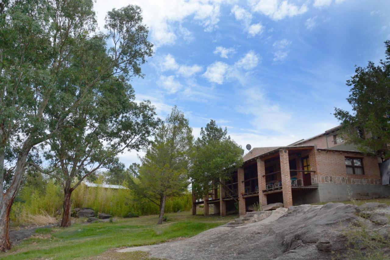 La Toma Complejo De Montana - Cabanas Y Habitaciones En Hosteria Mina Clavero Ngoại thất bức ảnh