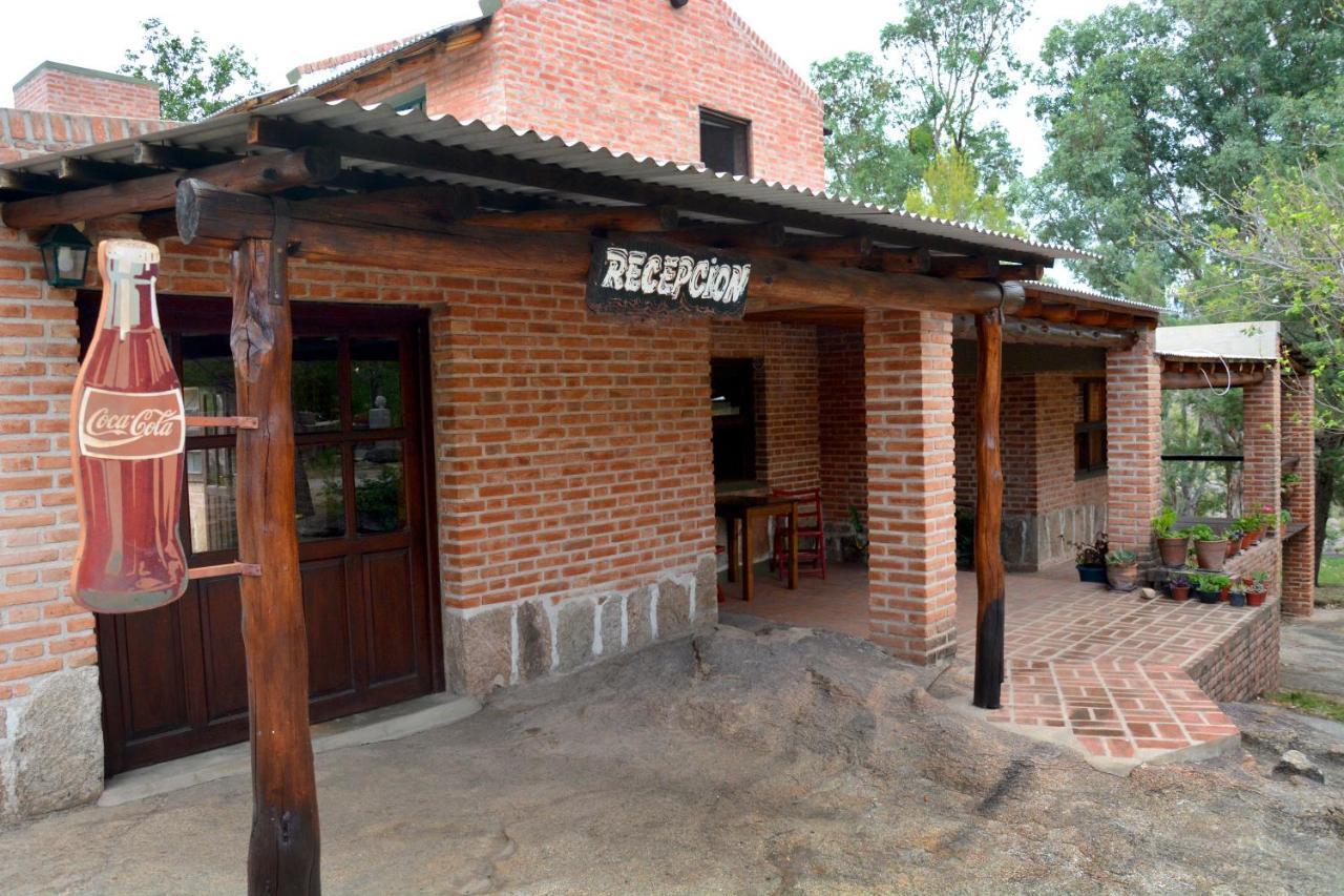 La Toma Complejo De Montana - Cabanas Y Habitaciones En Hosteria Mina Clavero Ngoại thất bức ảnh