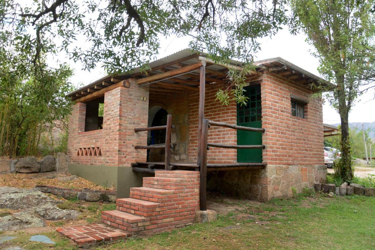 La Toma Complejo De Montana - Cabanas Y Habitaciones En Hosteria Mina Clavero Ngoại thất bức ảnh