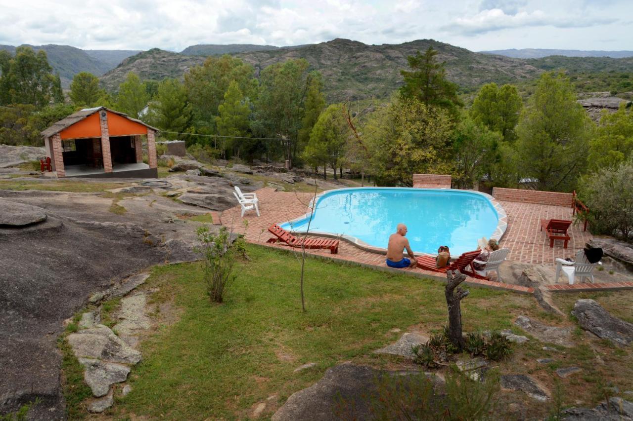 La Toma Complejo De Montana - Cabanas Y Habitaciones En Hosteria Mina Clavero Ngoại thất bức ảnh