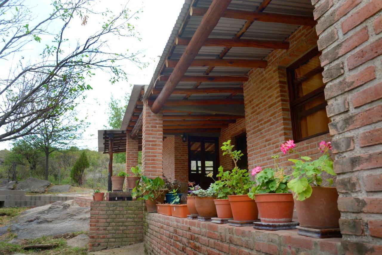 La Toma Complejo De Montana - Cabanas Y Habitaciones En Hosteria Mina Clavero Ngoại thất bức ảnh