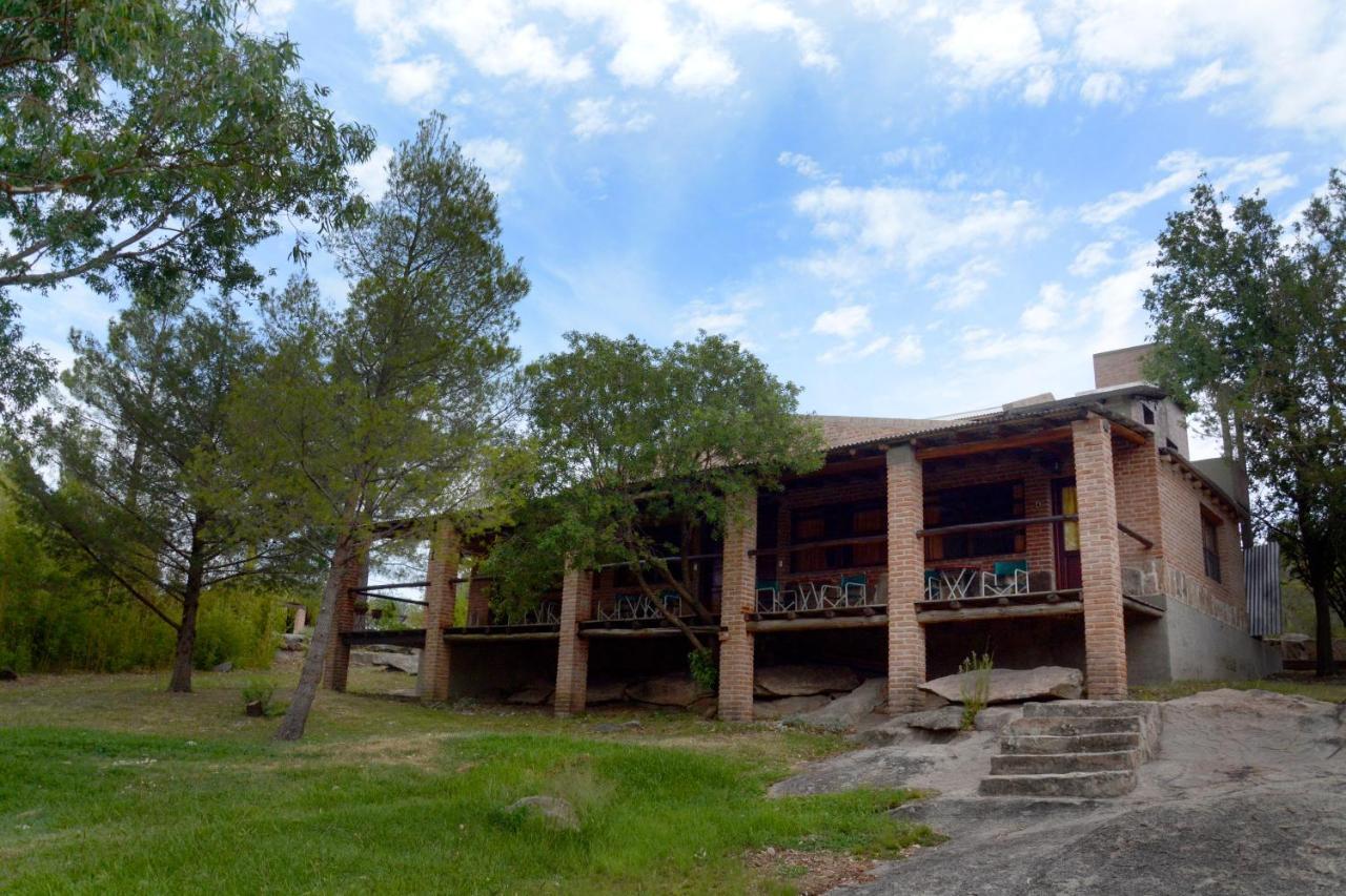 La Toma Complejo De Montana - Cabanas Y Habitaciones En Hosteria Mina Clavero Ngoại thất bức ảnh